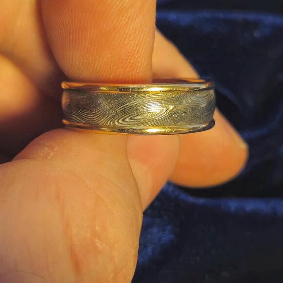 Men's Damascus and Gold Ring - Size 11 - Picture 3 of 5